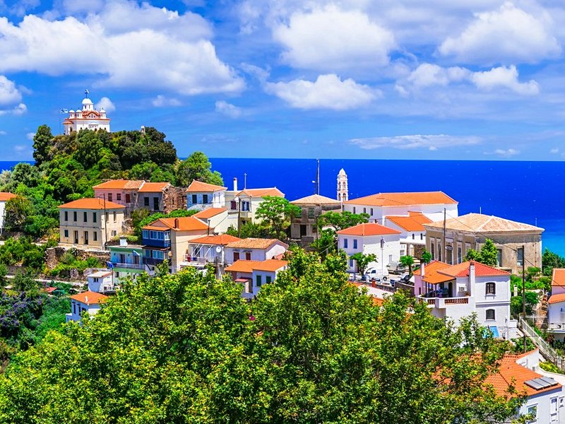 Les villages balnéaires de Karlovasi, de Pythagorion et de kokkari