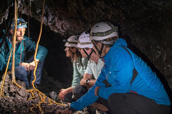 Exploration de tunnels de lave