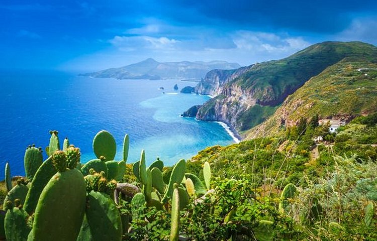 Les îles éoliennes