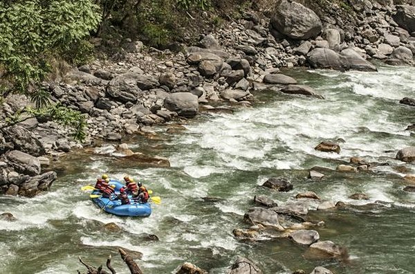Faire du rafting ou du kayak sur les rivières népalaises