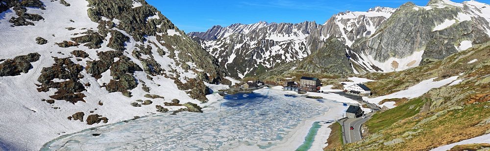 Les grands cols alpins