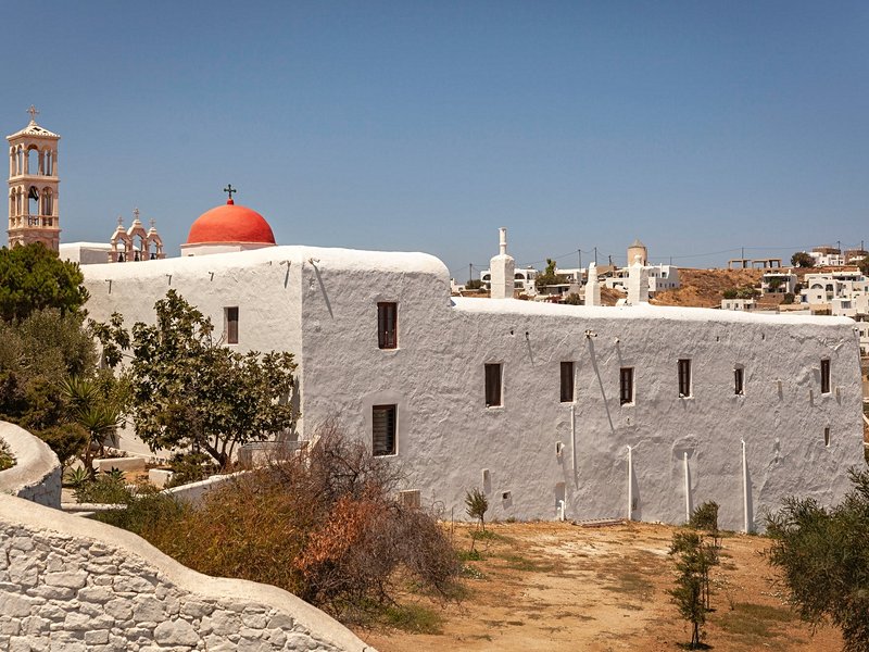 Le village d’Ano Mera et le monastère de Panagia Tourliani