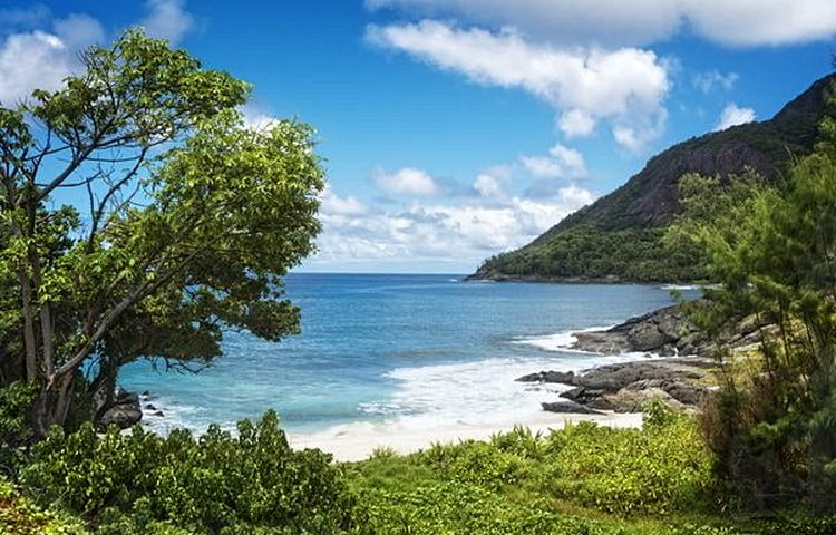 Les autres îles