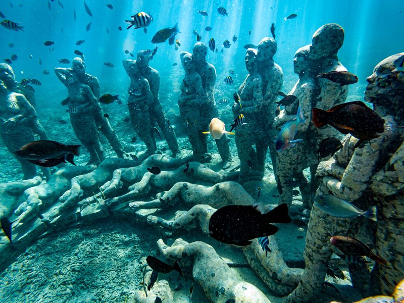 Les statues sous-marines de Nest