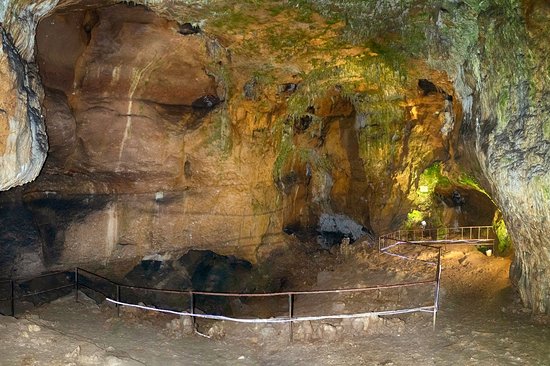 Grotte de Bacho Kiro