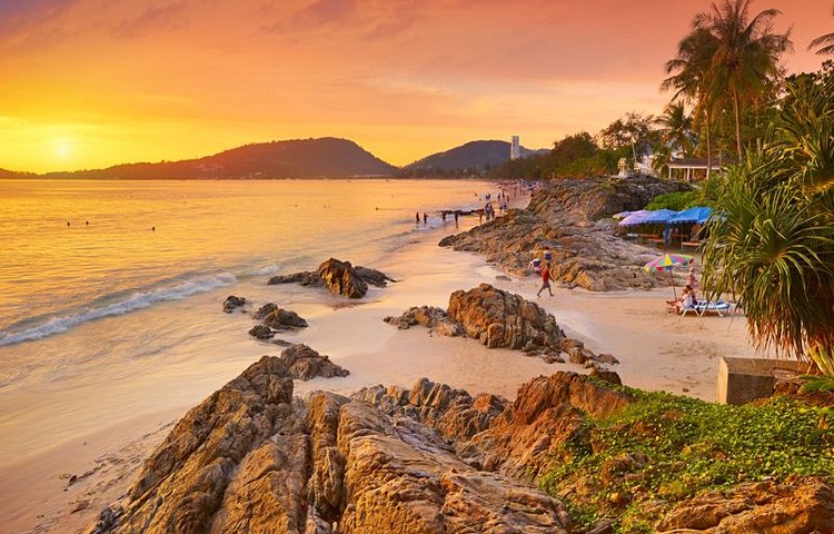 La plage de Patong
