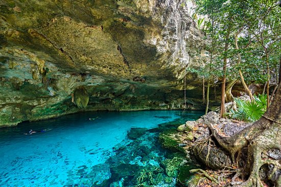Dos Ojos Cenote
