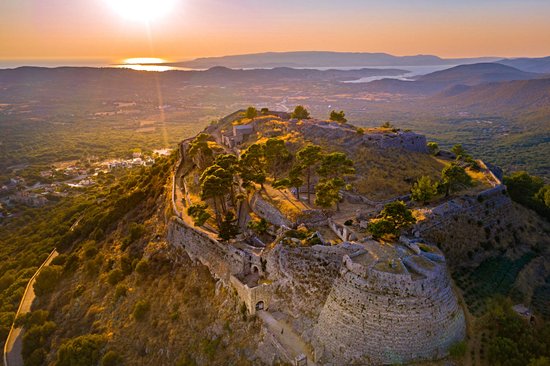 La forteresse Saint Georges, le site antique de Sami et les monastères de Saint-Gerasimos et de Kipoureon