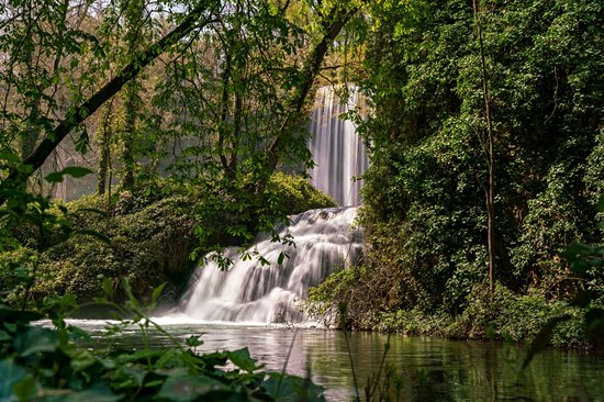 Parc et cascades du monastère de Piedra