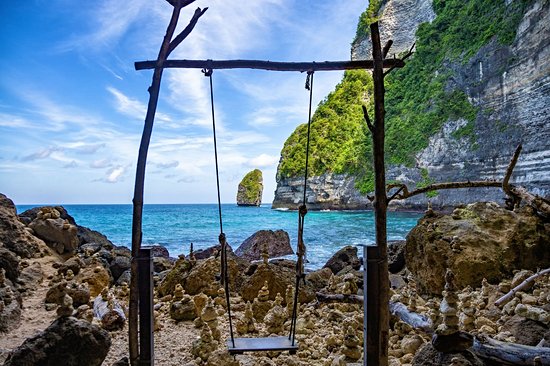 Se baigner dans les piscines naturelles de Tembeling