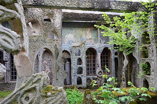 La maison sculptée de Jacques Lucas, Amanlis