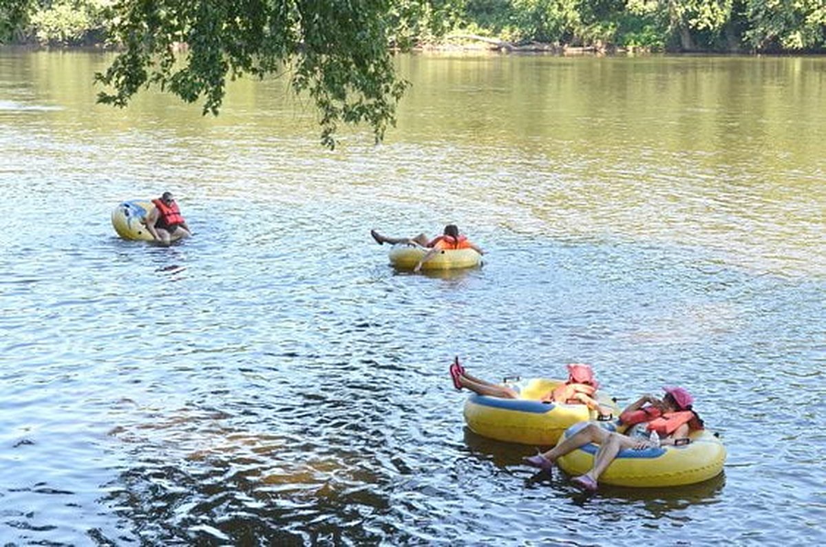 Descendre une rivière en tubing à San Cipriano