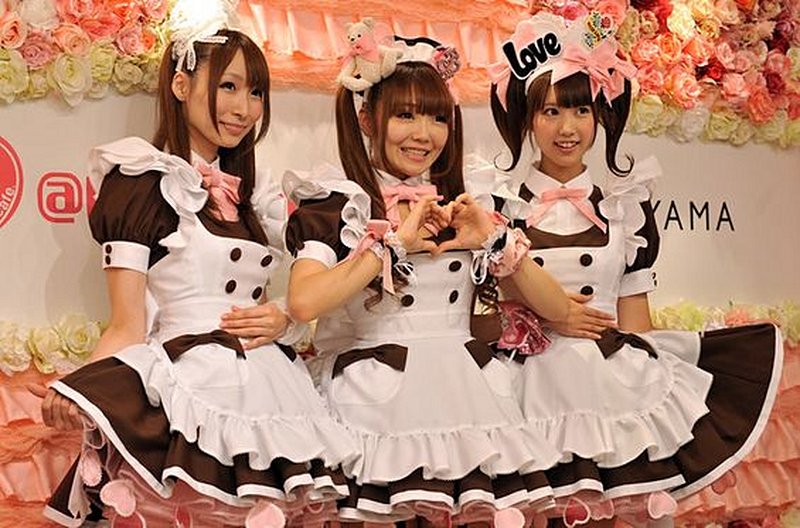 Se faire chouchouter dans un Maid café