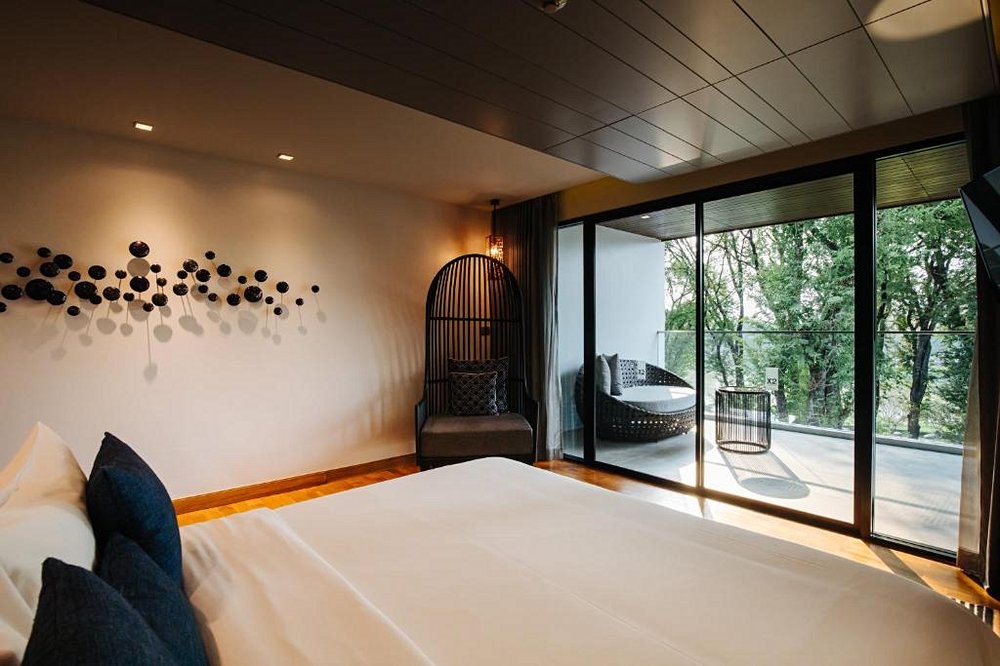 Cross Chiang Mai Riverside