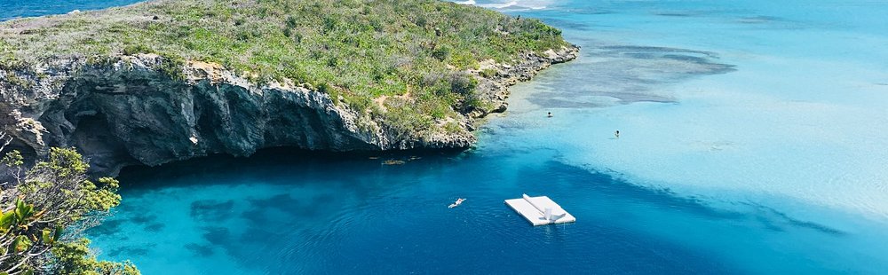 Dean’s Blue Hole Beach à Long Island