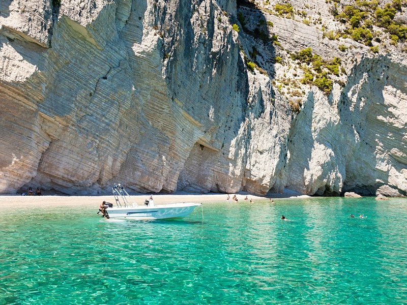 Les grottes bleues et les falaises de Keri