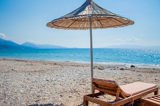 La plage de Qeparo