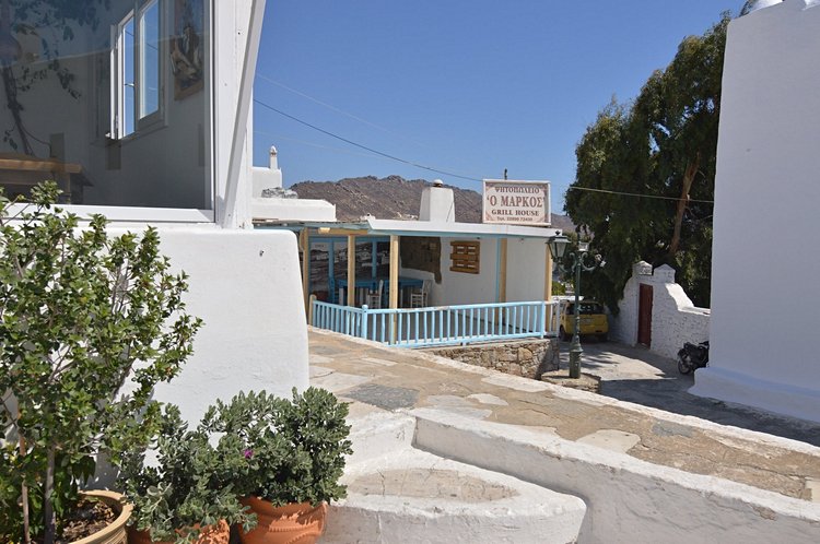 Le village d’Ano Mera et le monastère de Panagia Tourliani 4