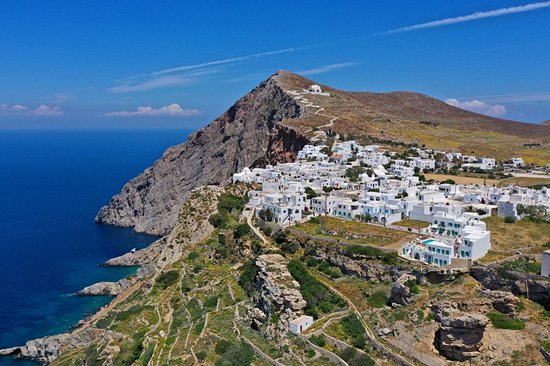 Chora la capitale, sur son éperon rocheux