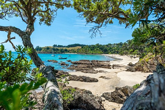 Onetangi beach