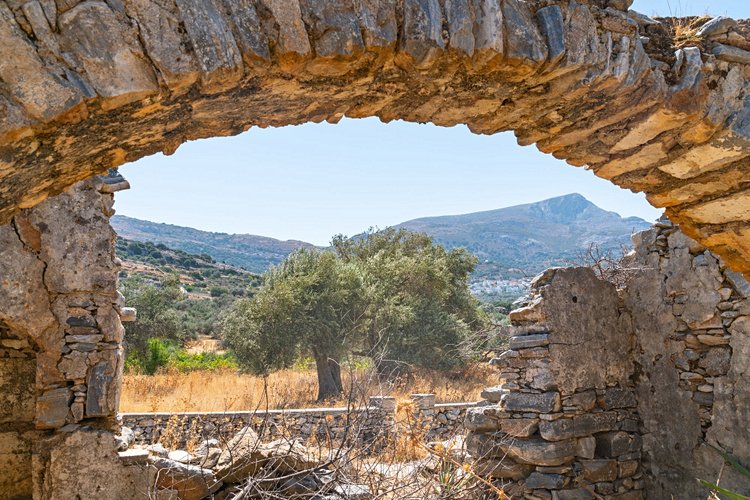 Les randonnées dans les montagnes et au mont Zeus 2