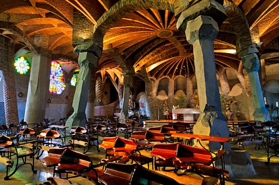 La crypte de la colonia Güell
