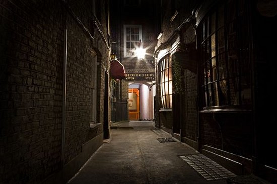 Frissonner dans les rues de Londres