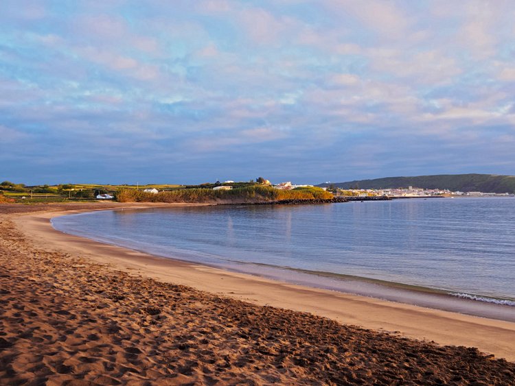 Praia da Vitoria, sable blond et festivités