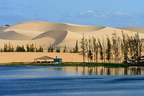 La plage et les dunes de Mui Ne