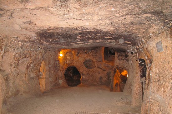 Cappadoce : ville souterraine et canyon verdoyant