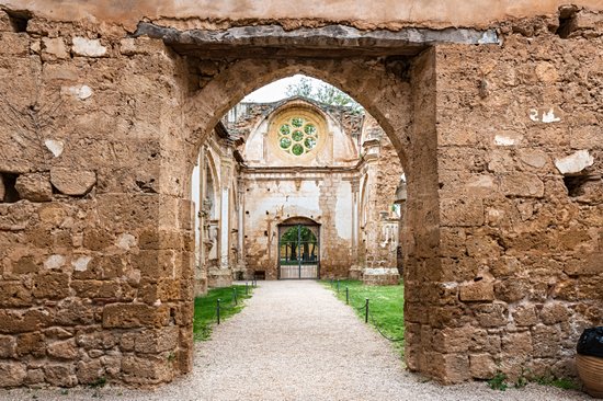 Parc et cascades du monastère de Piedra