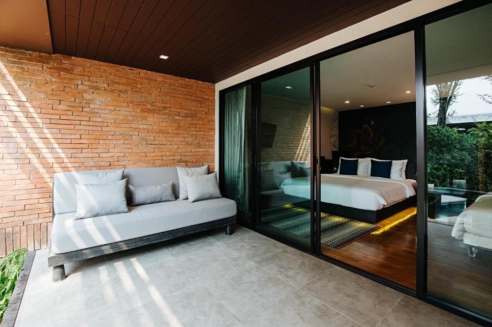 Cross Chiang Mai Riverside