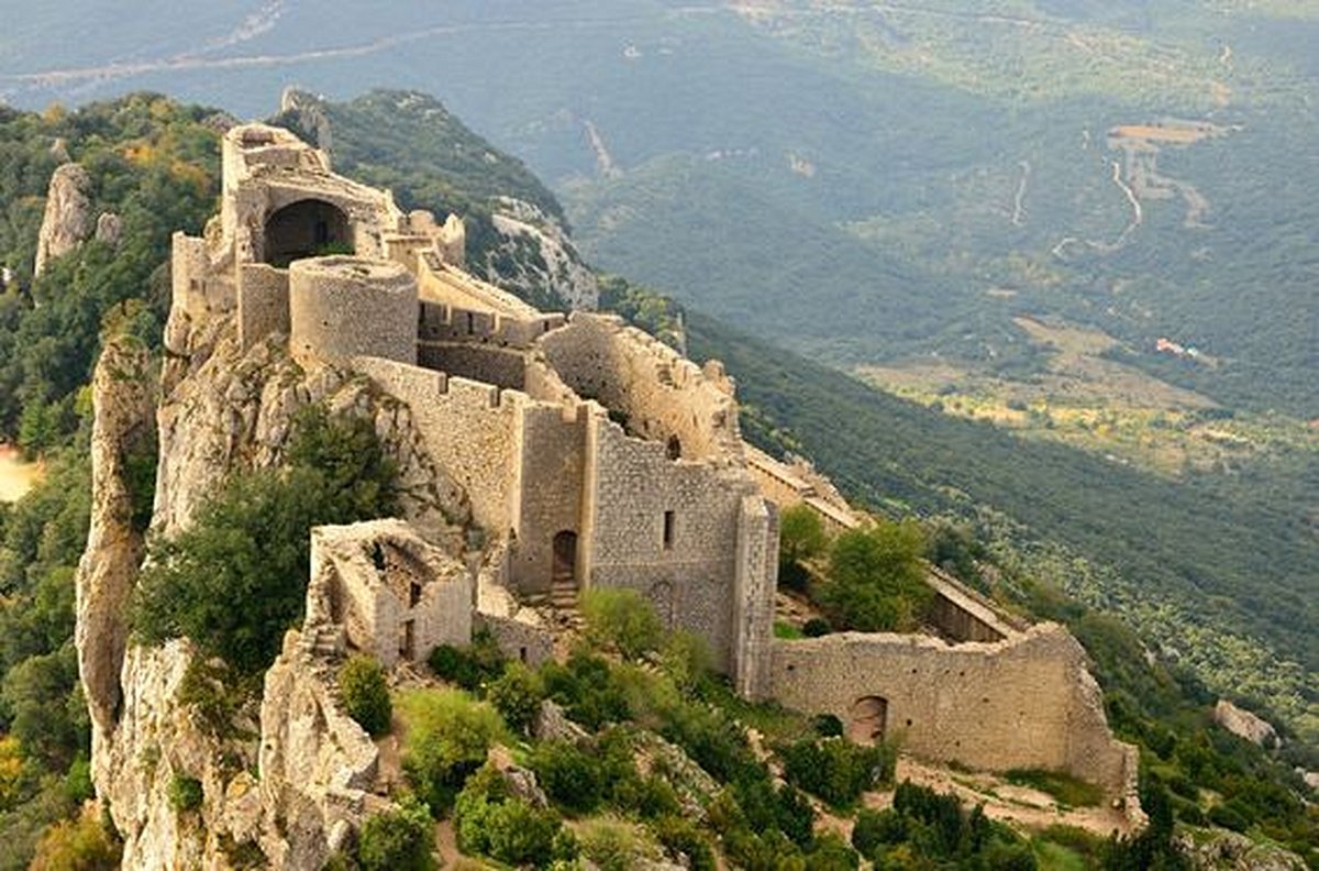 Survoler les châteaux cathares en hélicoptère