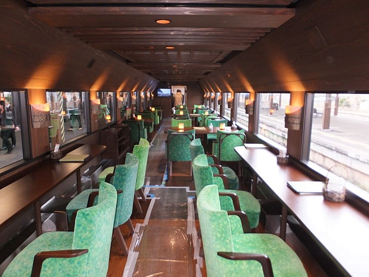 Le train Shikoku Mannaka Sennen Monogatari 2