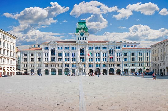La piazza Unità d'Italia