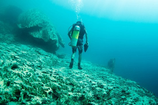 Nager dans un lac thermocline au lac Barracuda