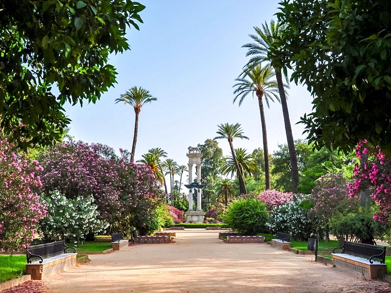 Les passages couverts et fleuris du parc Maria Luisa
