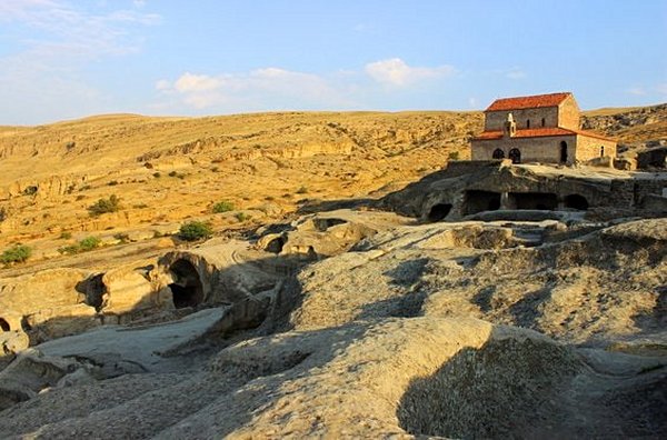 Découvrir de fabuleux sites troglodytes