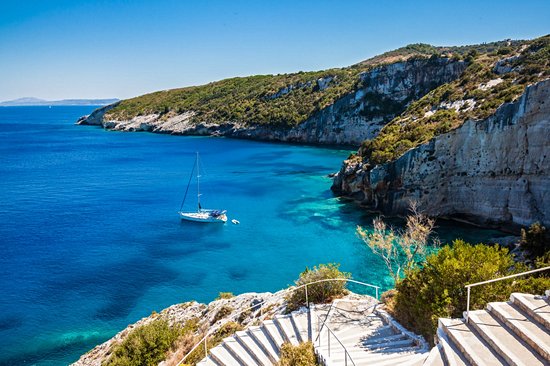 Les plages d'Agios Georgios, d'Agios Nikolaos et de Livadi