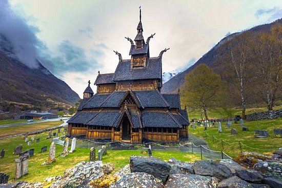 Admirer les églises en bois debout, une merveille d'architecture norvégienne