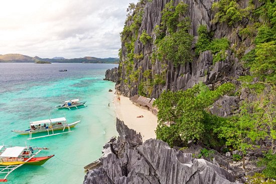 Explorer les plages cachées comme Banul Beach