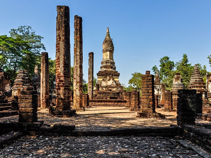 Wat Chedi Chet Thaeo