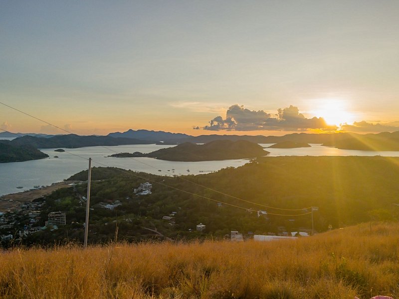 Admirer le coucher de soleil depuis le Mont Tapyas (Coron)