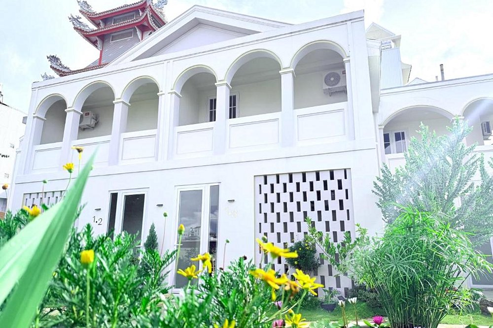 Le Macaron Garden Stay