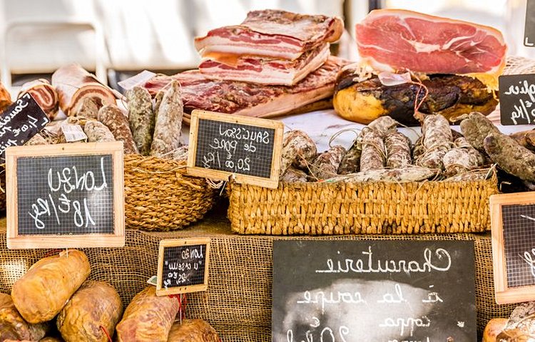 Charcuterie corse : coppa, Figatellu