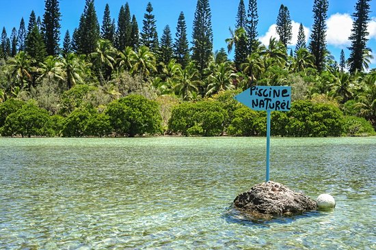 La piscine naturelle de la baie d'Oro à l'île des Pins