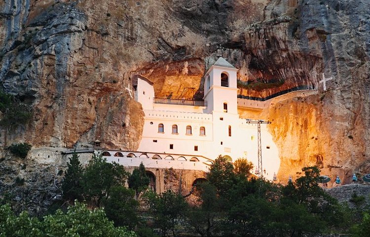 Le monastère d'Ostrog