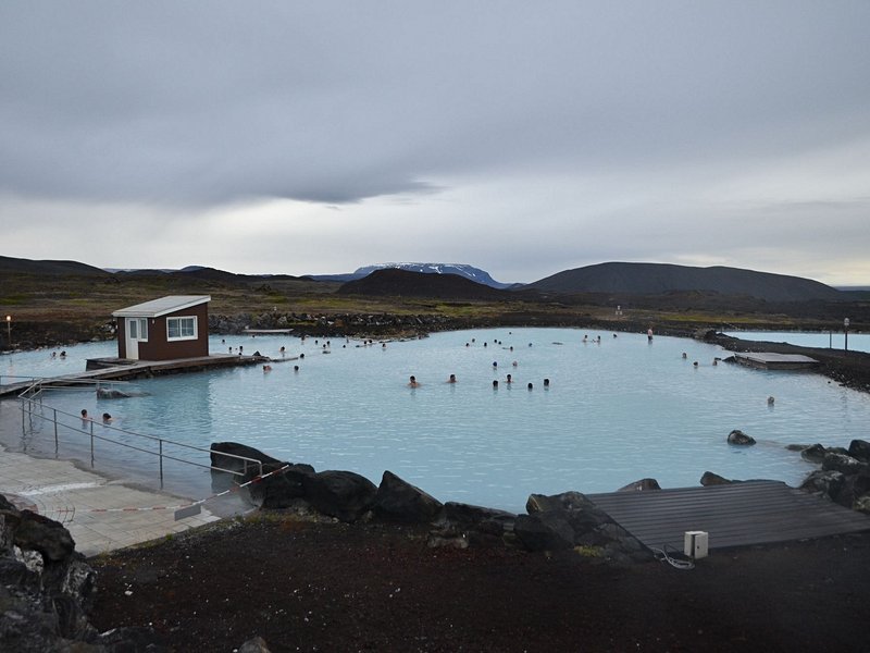 Les bains sulfureux de Mývatn : à découvrir au coucher du soleil