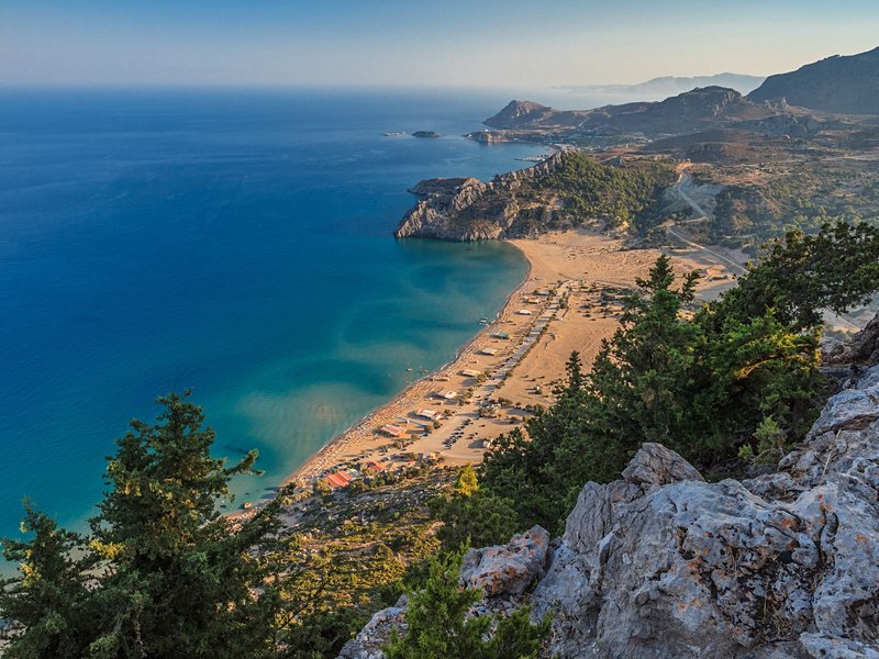 La plage de Tsambika (Rhodes)