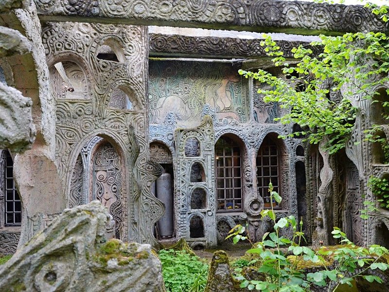 La maison sculptée de Jacques Lucas, Amanlis